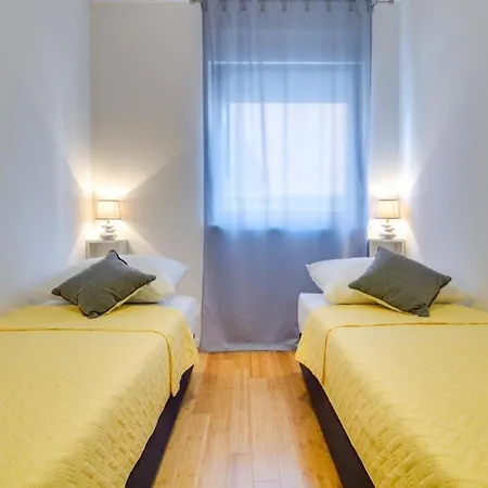 Charmante Und Susse Vito In Apartment Pula